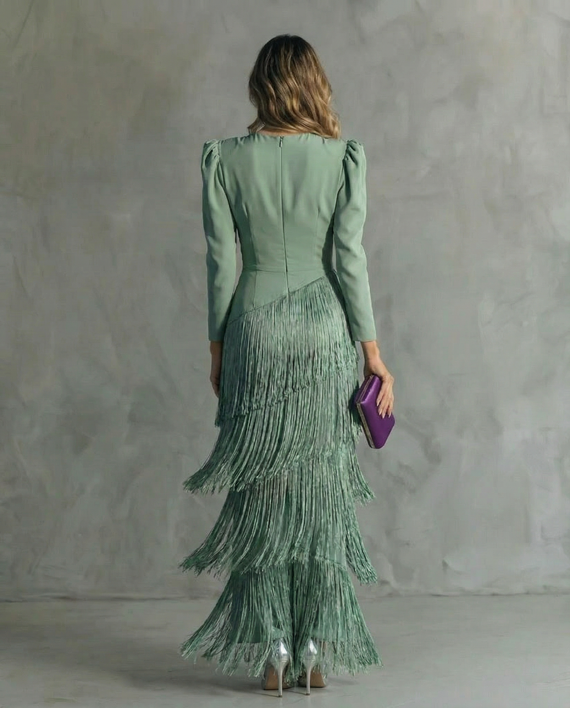 Clara™ | Elegante vestido midi con mangas con flecos